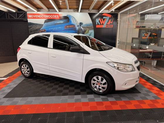 CHEVROLET ONIX 1.0 MPFI LT 8V FLEX 4P MANUAL